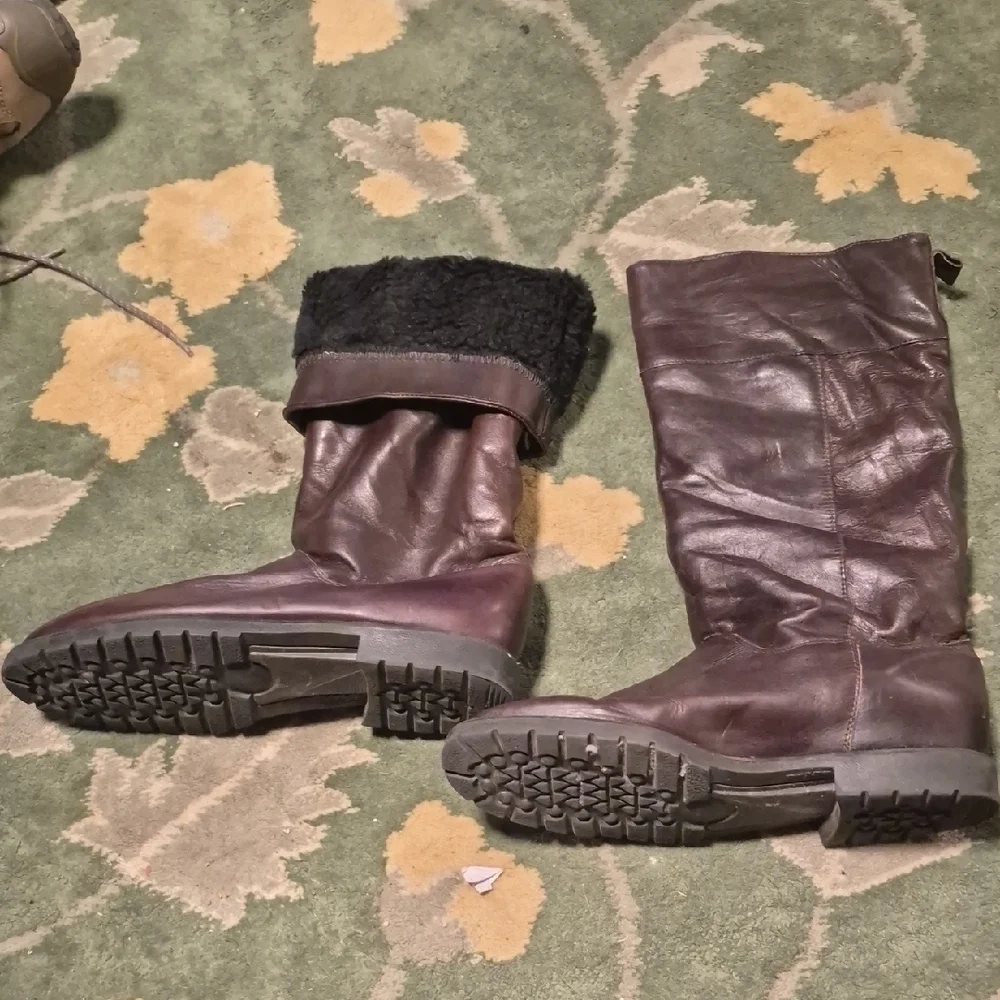 Brown Leather Shearling-Lined Boots